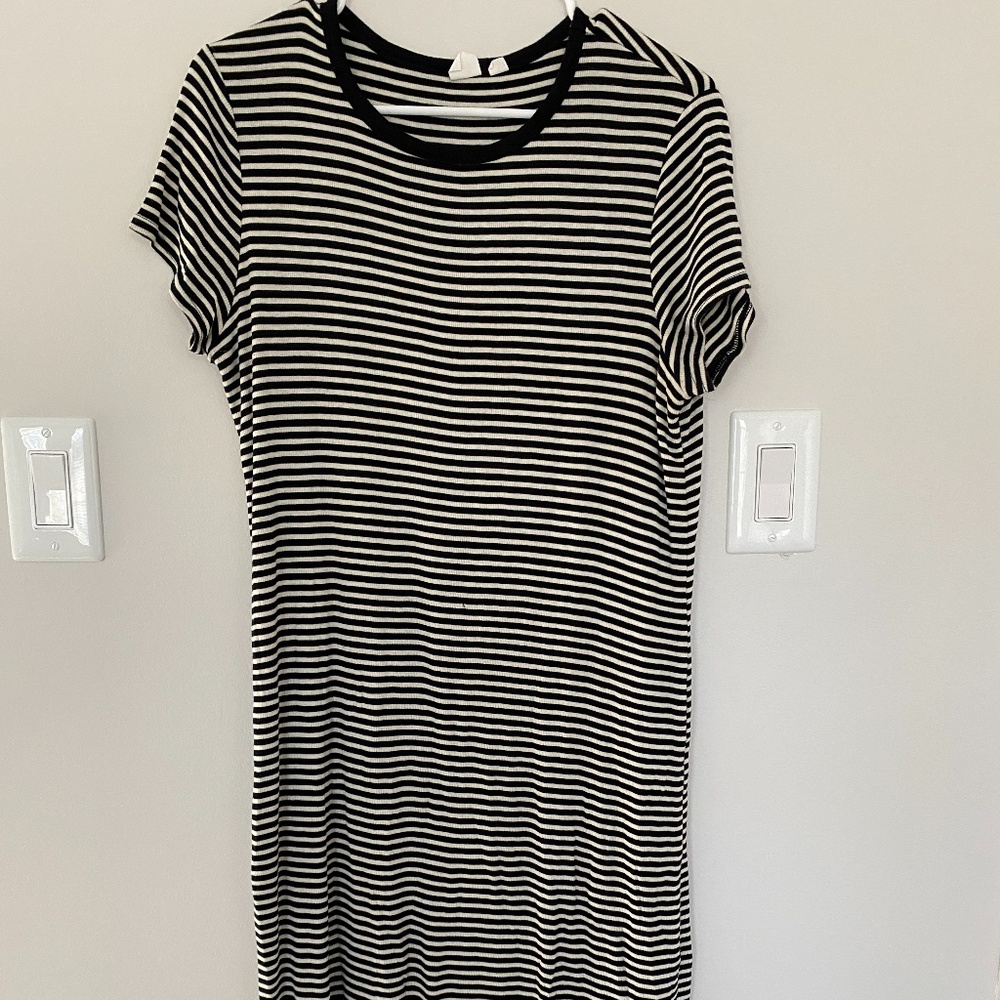 GAP Black & White Striped Midi T-Shirt Dress
